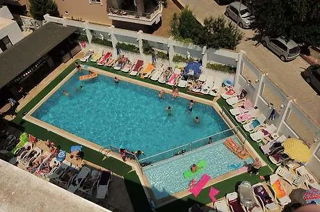 Tuntas Altinkum Lejlighedshotel 3*